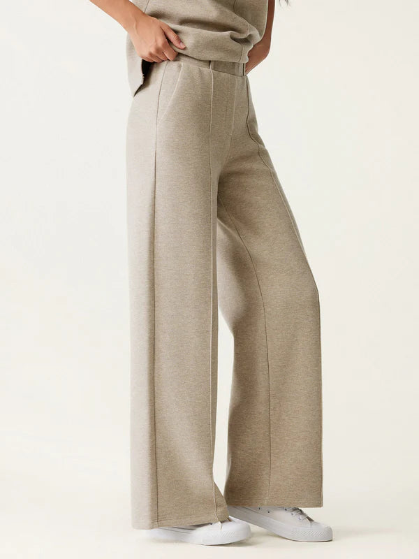 Pantalón recto de cintura alta y tiro alto