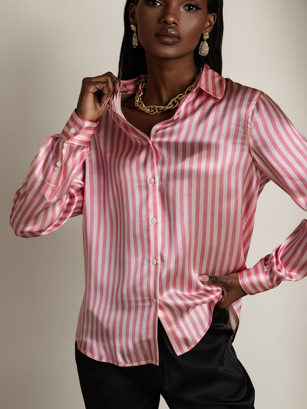Camisa básica de cuello militar de seda de 19 momme