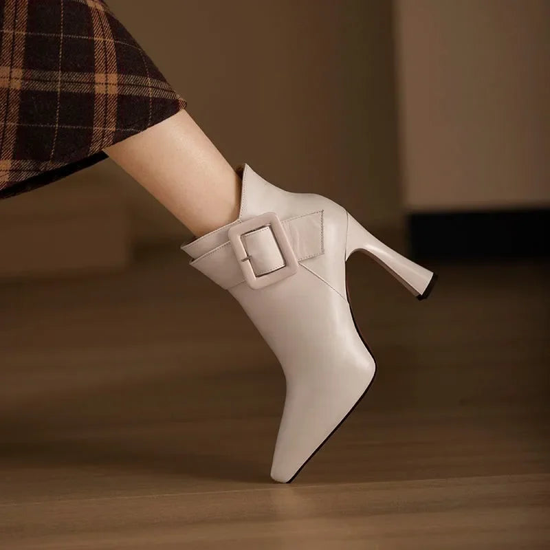 Botas de tacón con hebilla Aveline