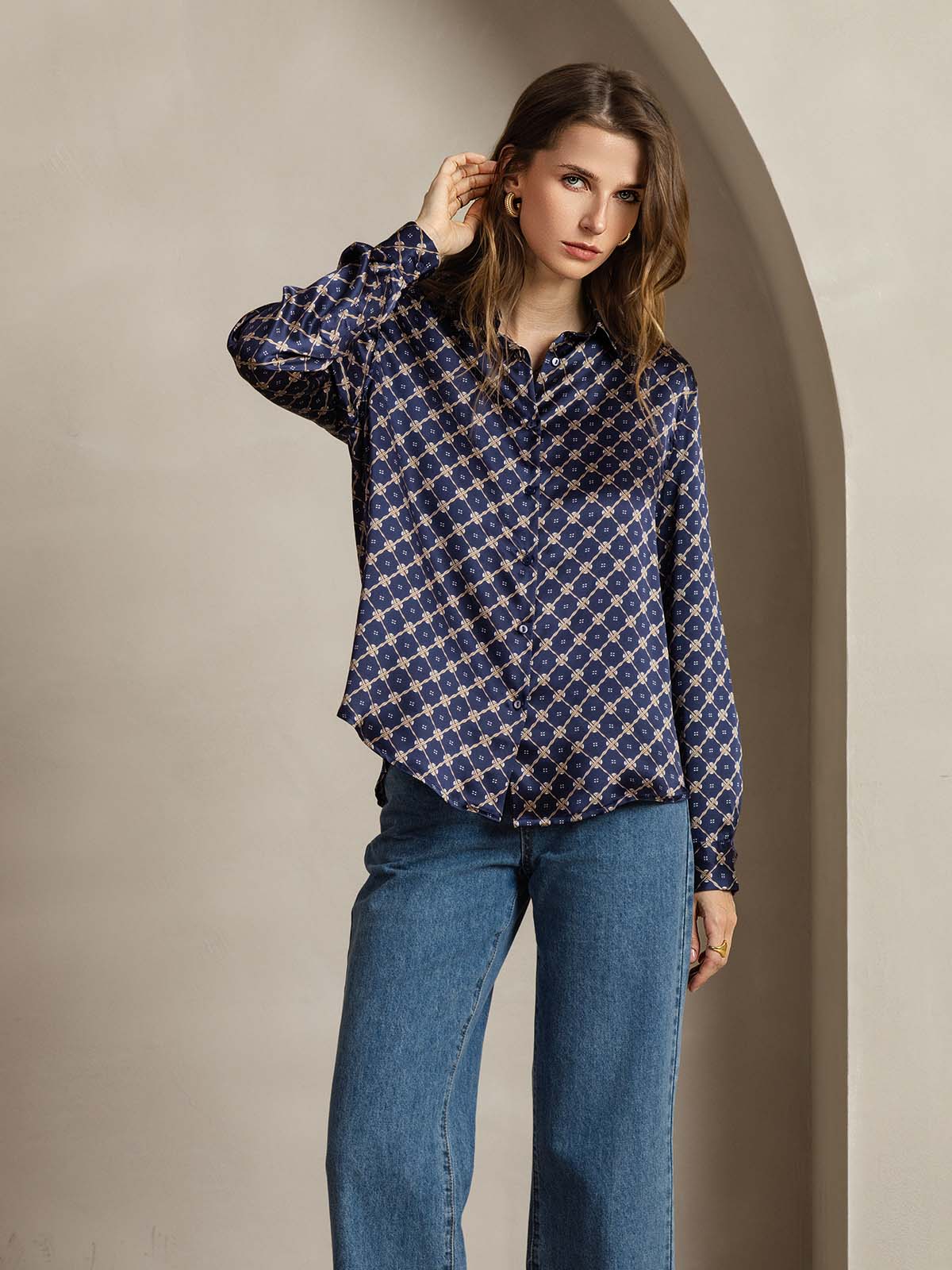 Camisa básica de cuello militar de seda de 19 momme