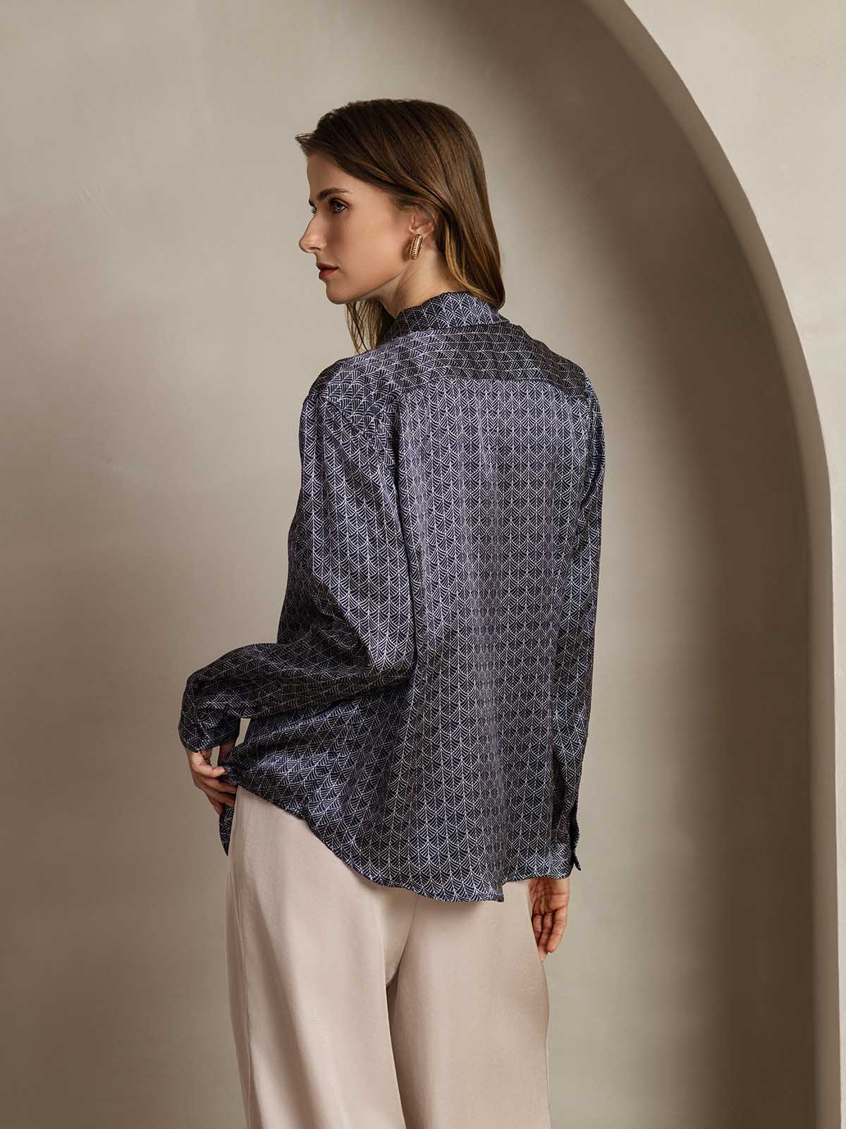 Camisa básica de cuello militar de seda de 19 momme