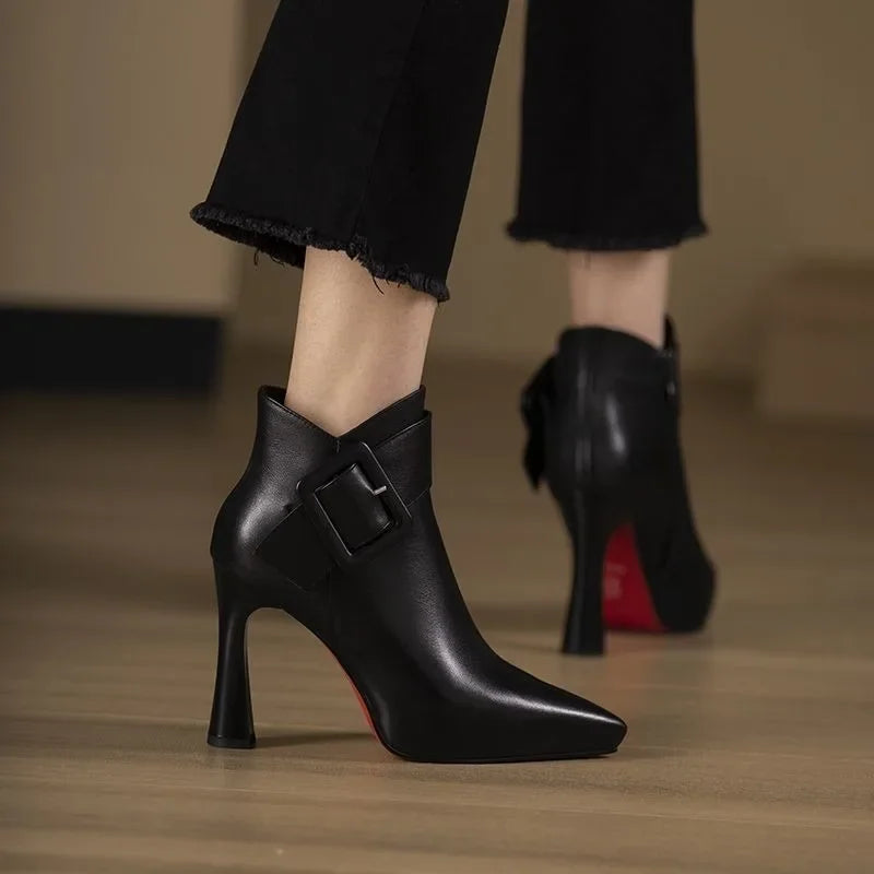 Botas de tacón con hebilla Aveline