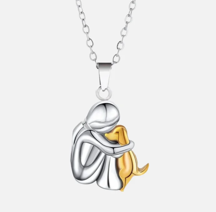 Amor eterno – Collar de pareja abrazándose