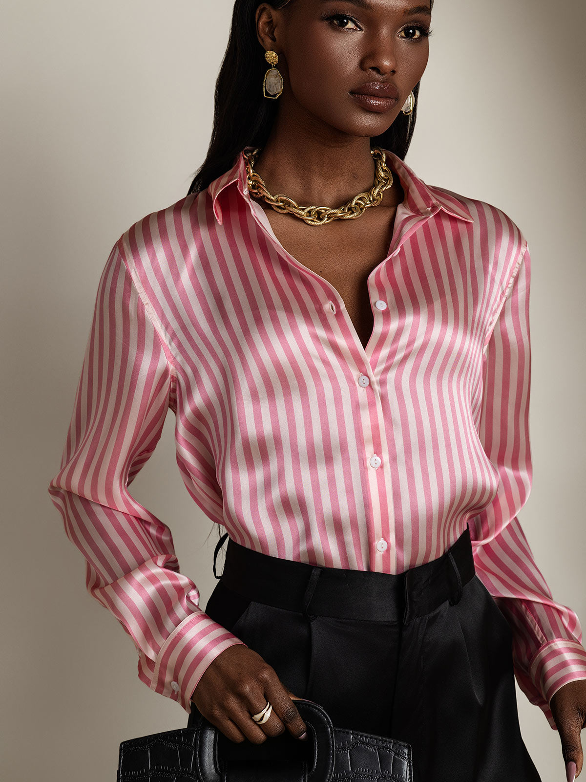 Camisa básica de cuello militar de seda de 19 momme