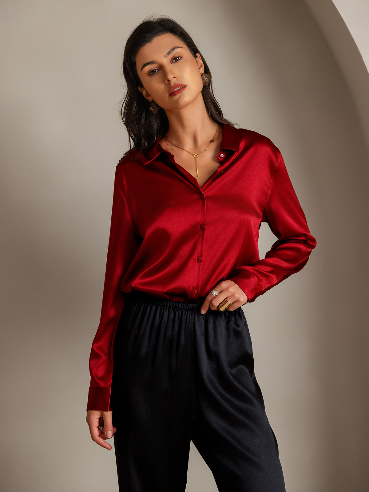Camisa básica de cuello militar de seda de 19 momme