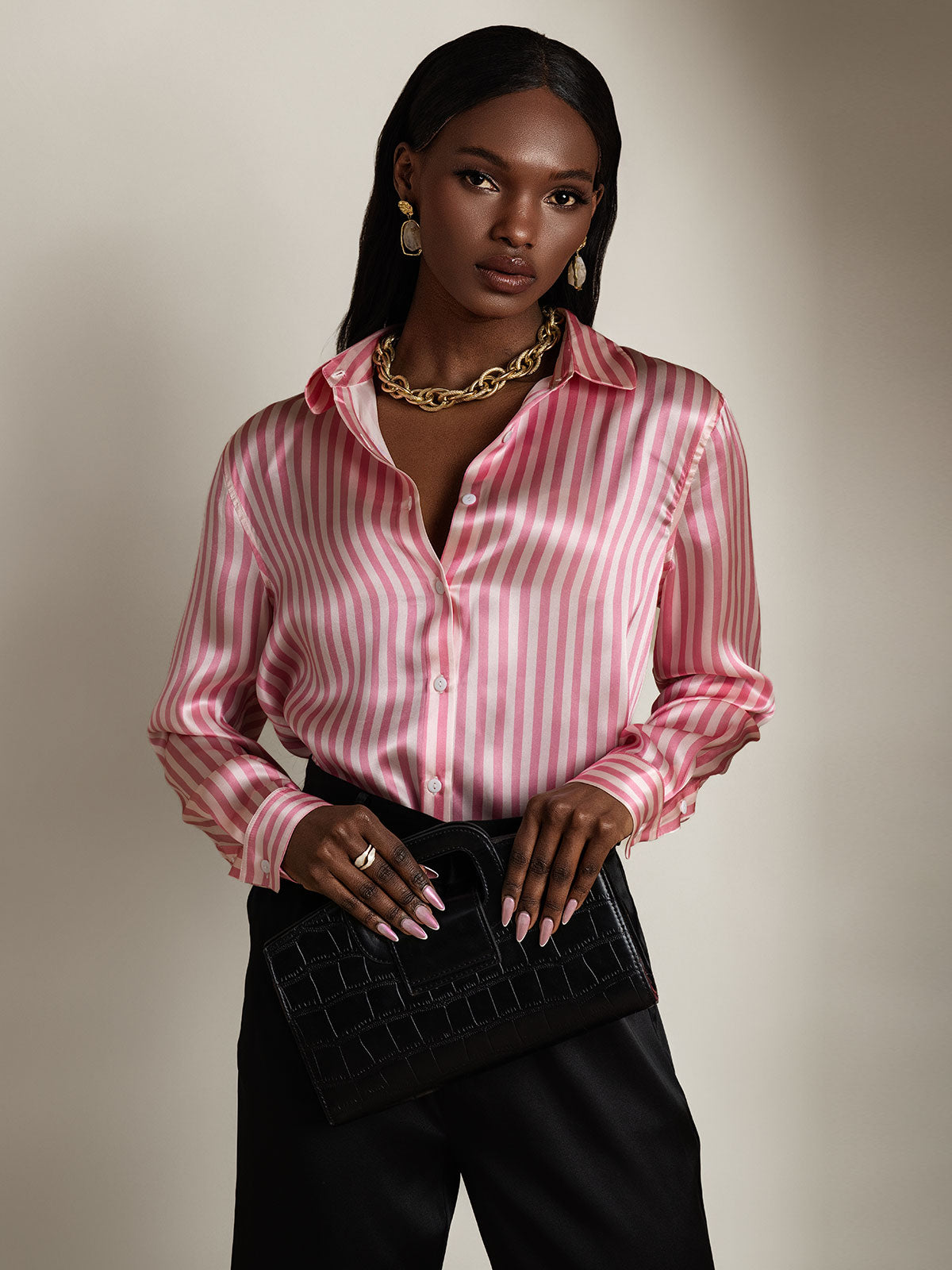 Camisa básica de cuello militar de seda de 19 momme